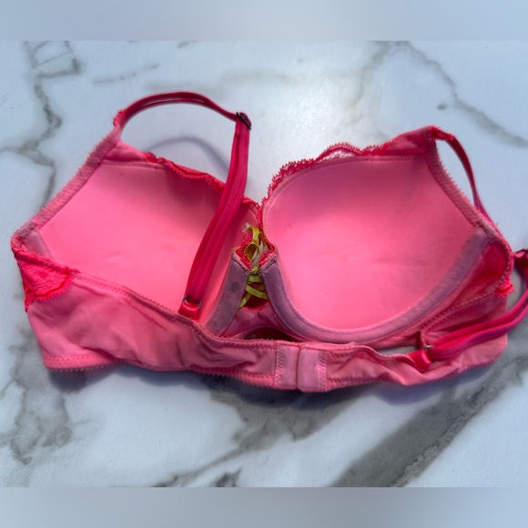 Victoria’s Secret Lace Padded Bra with Swarovski crystal bow Size 34B VS Bra - Picture 4 of 8